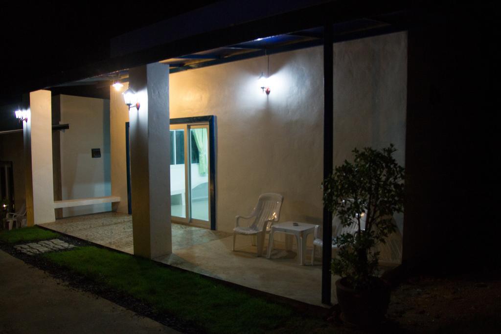 Hotel Keereelay Ko Lanta Exterior foto